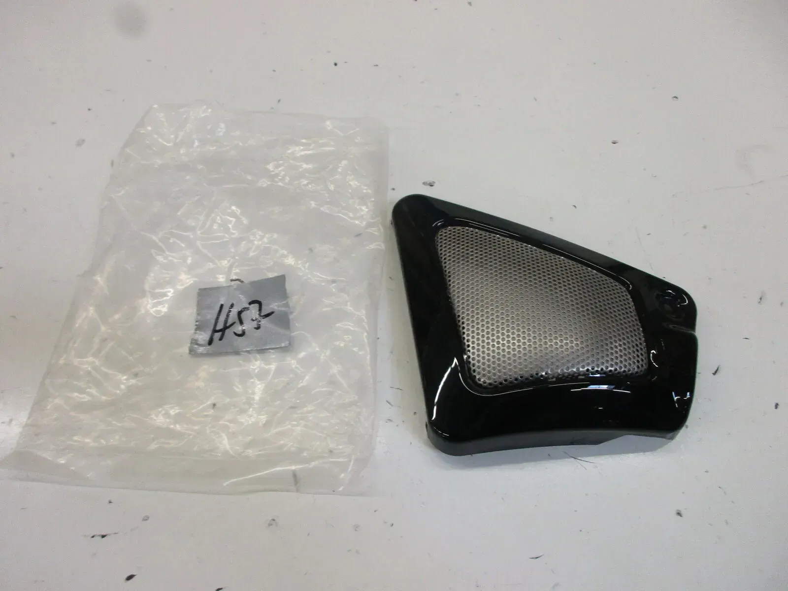 Verkleidung rechts Seitendeckel 66297-07 H57. Harley Davidson V-Rod Night Rod - Bild 1