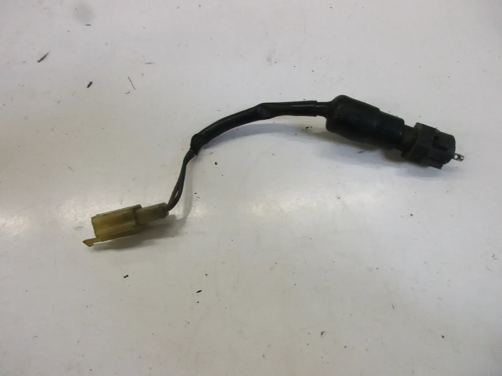 Kawasaki GPZ 750 UT ZX 750 A Bremslichtschalter hinten Stoplichtschalter switch - Bild 1