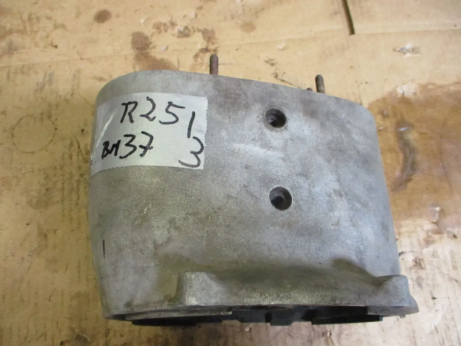 Getriebe 22423180120 Gehäuse BM37 BMW R 25/3 Getriebeblock gear box Lagerauflösu - Bild 1