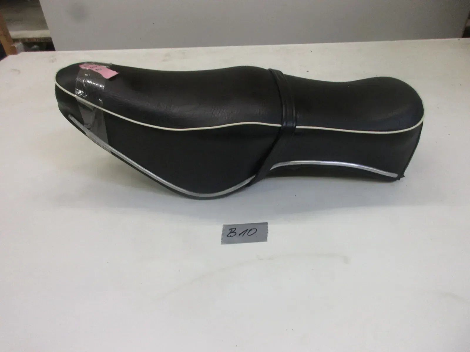 Sitzbank Sitzkissen B10. BMW R 69 S Sitzpolster Sitzkern Sitz Fahrersitz seat - Bild 1