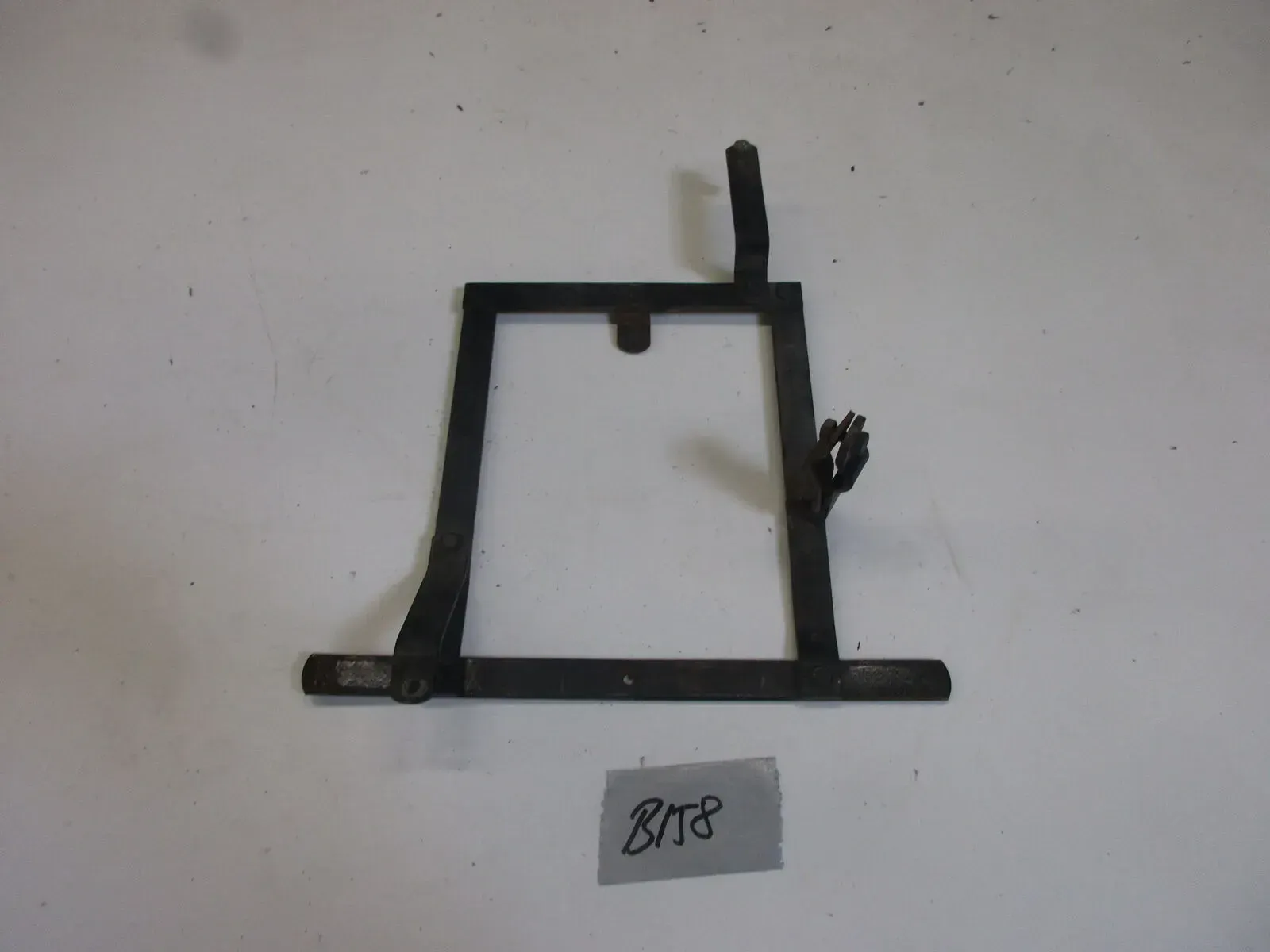 B158 Wehrmacht Taschenhalter Befestigung Koffer Halter Träger BMW Zündapp DKW - Bild 1