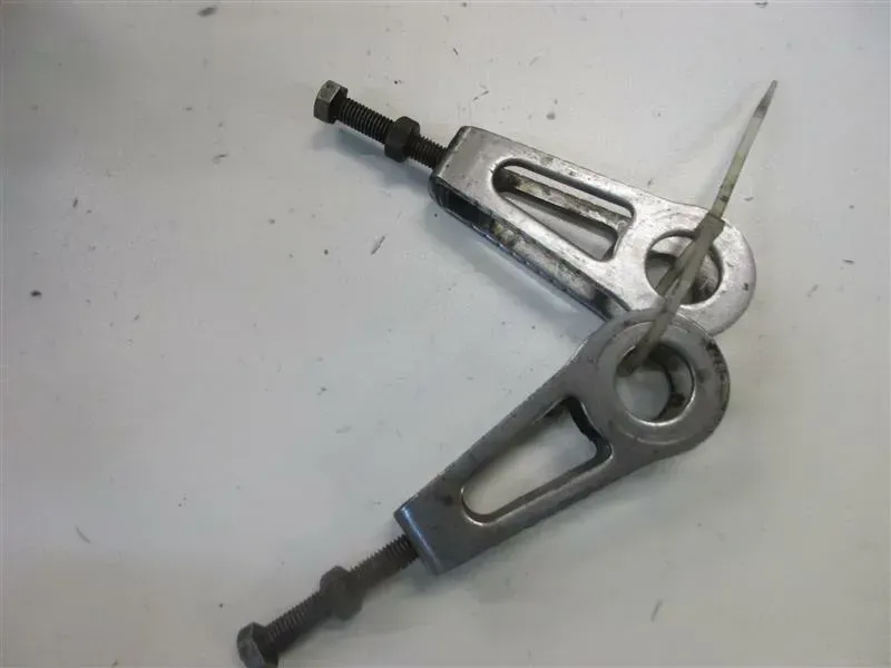 HONDA VF 750 S RC07 KETTENSPANNER RECHTS LINKS KETTE SPANNER ANTRIEBSKETTE - Bild 1