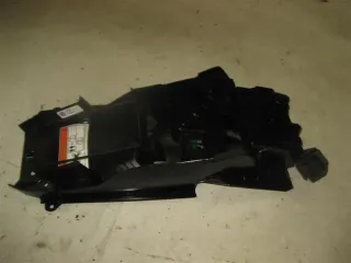 HONDA CBR 125 R JC50 REPSOL VERKLEIDUNG HINTEN INNEN INNENRADLAUF FENDER - Bild 1