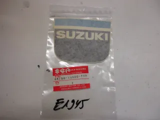 E1945. Suzuki DR 500 S Aufkleber 68150-14A00-7VN Dekor Verkleidung Emblem Logo - Bild 1