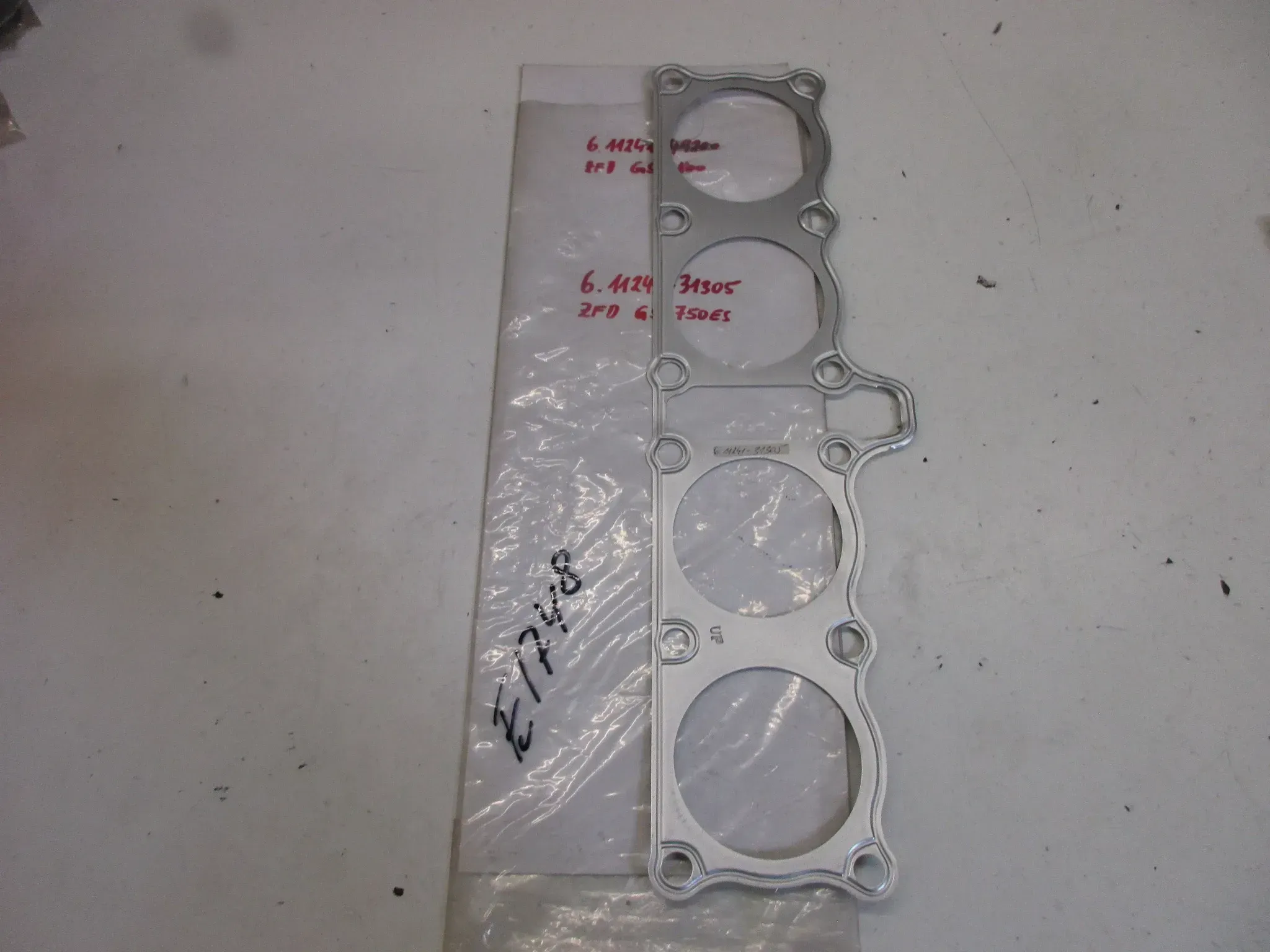 E1748. Suzuki GSX 750 ES_EF Dichtung Motordichtung 11241-31305 Zylinderfußdichtung - Bild 1