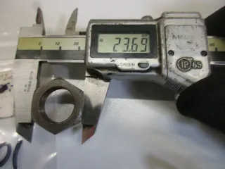 E1201 Suzuki TS 185_250 Schraube Mutter 09140-18002 Getriebe Kurbelwelle Nut Motor - Bild 3