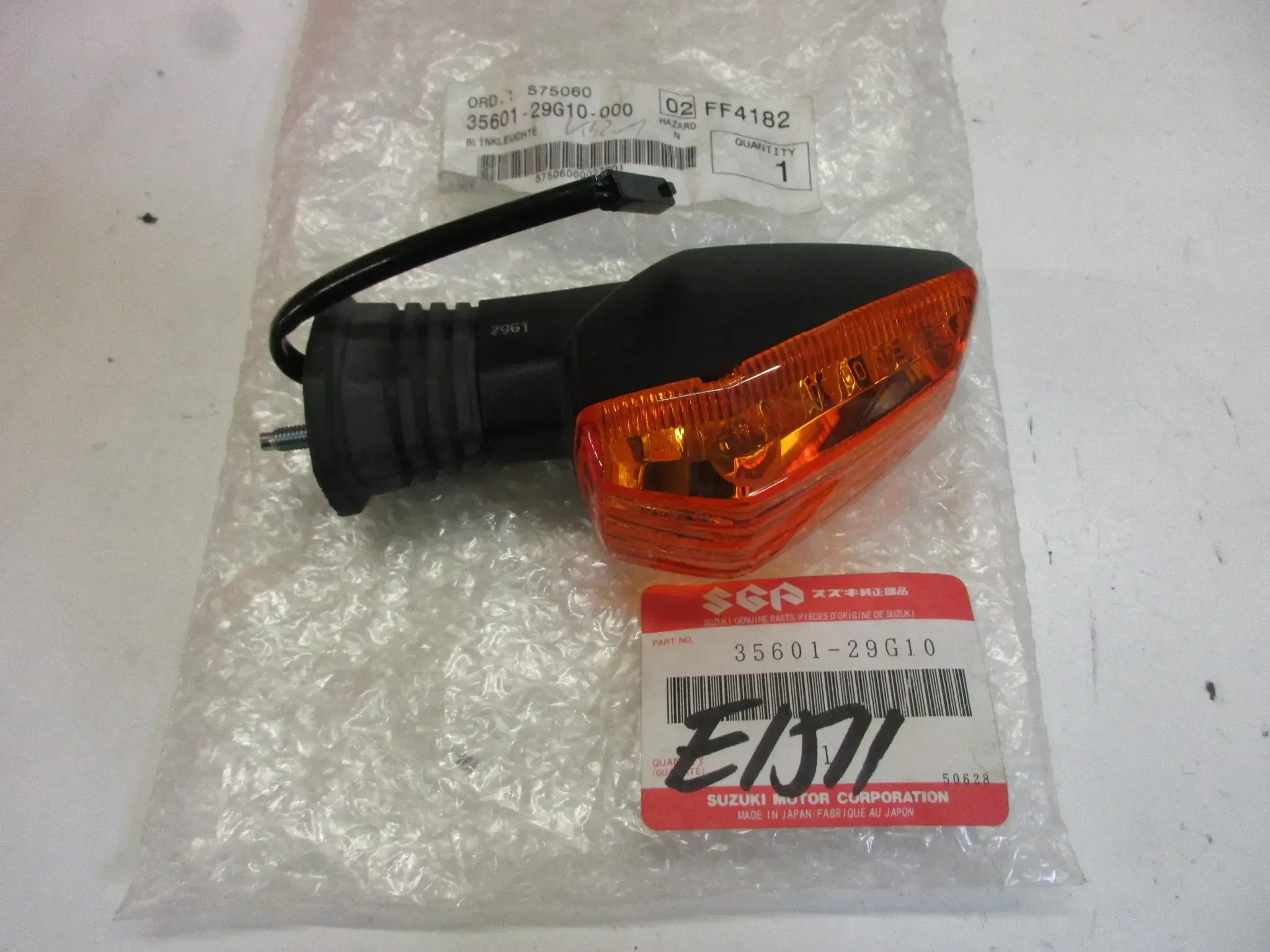 E1511. Suzuki GSX-R 600_750 K4 Blinker vorne 35601-29G10 rechts Blinkleuchte - Bild 1