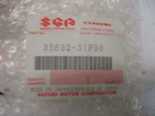 E1527. Suzuki GSX-R 750 Blinker vorne links 35602-31F30 Original Blinkleuchte - Bild 4