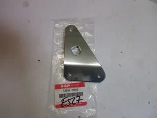 E527. Suzuki TU 250 X Scheinwerferhalter links 51861-25D10 Lampenhalter Platte - Bild 1