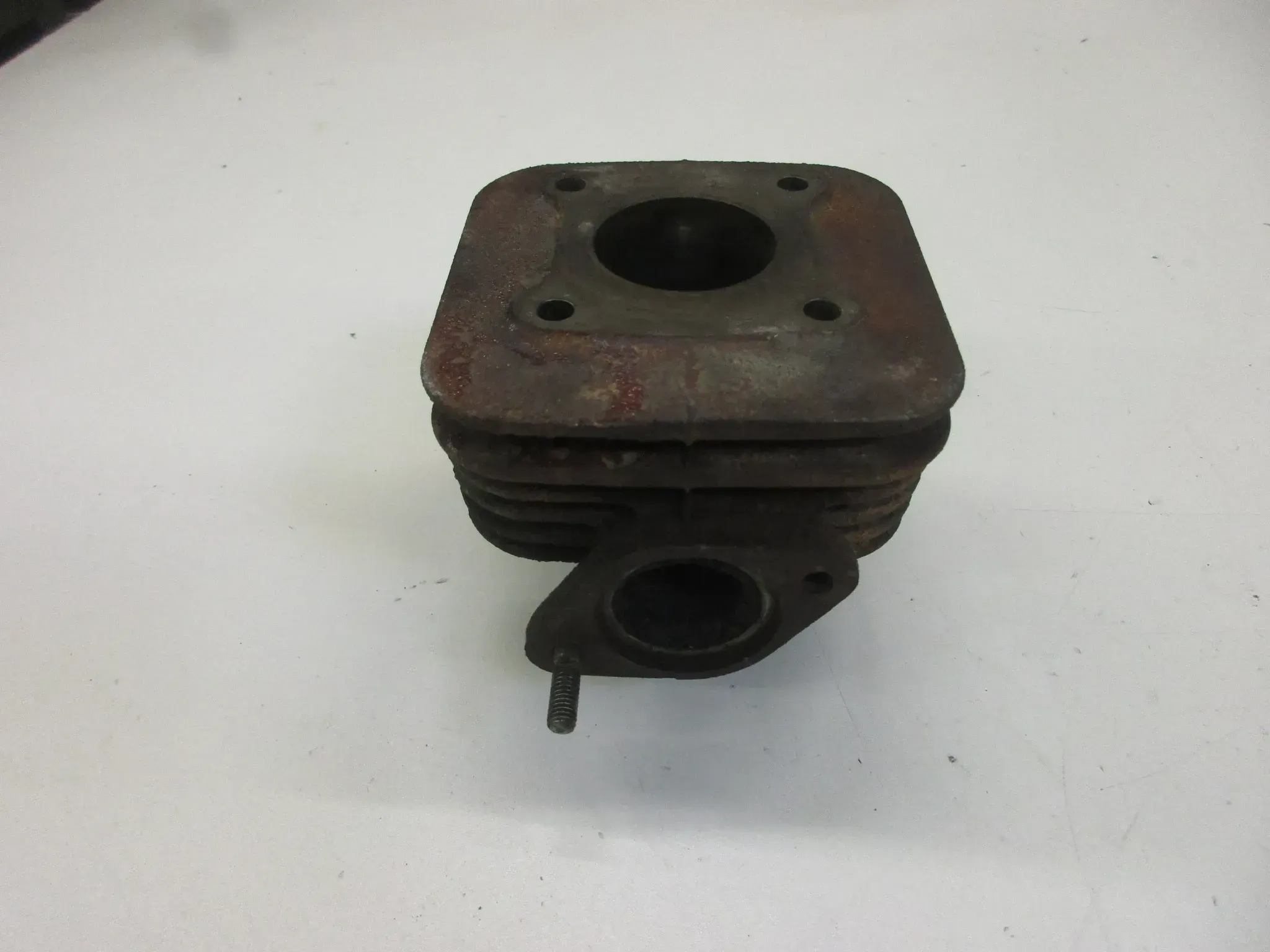 X500. Sym 50er Zylinder ohne Kolben Motorblock T5C engine cylinder - Bild 1