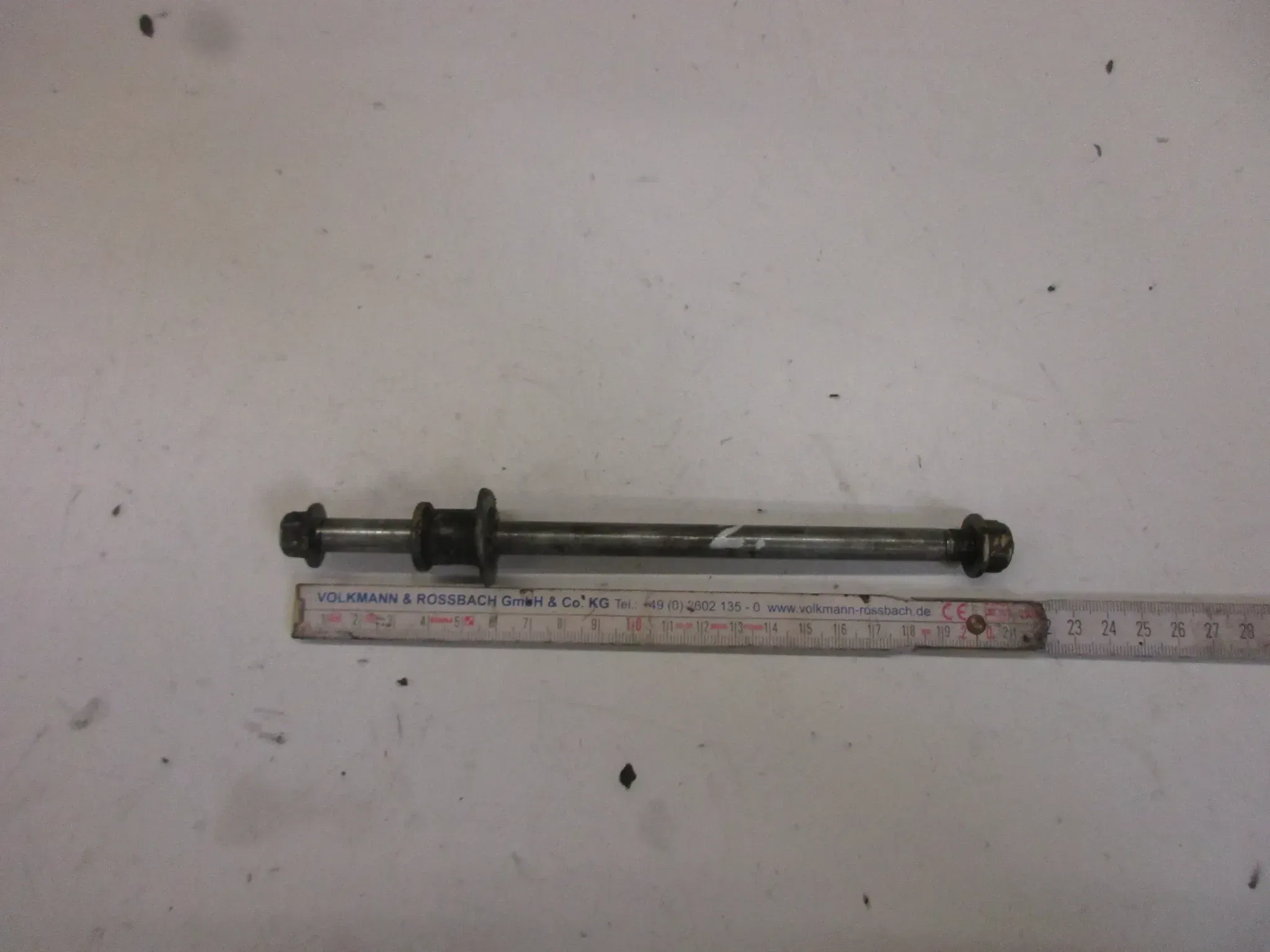 H1. Honda XL 185 S Steckachse Achse vorne 10 mm Vorderrad (2) Felge Bolzen axle - Bild 1