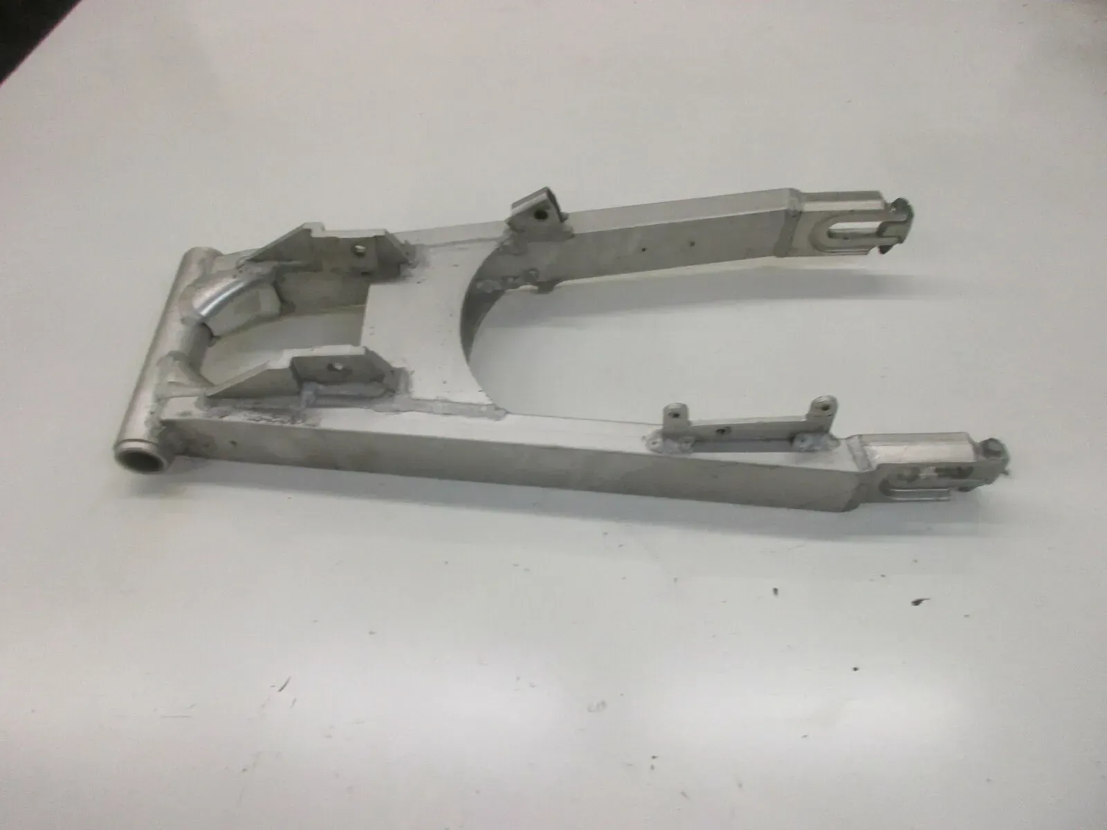 O. Suzuki GSX 1100 F GV 72 C Schwinge (8) Hinterrad Aufhängung Felge Rahemn - Bild 1