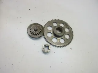 O1. Kawasaki GPZ 305 EX305A Zahnrad Antrieb Ritzel Getriebe Motor Freilauf - Bild 2