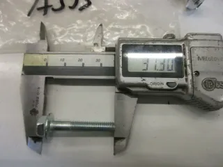A394. Suzuki GSX 1100 GS 750 E Schraube M6 mm Rahmen Bolzen 01550-06307 - Bild 3