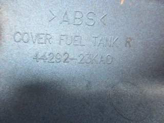 Suzuki GSX-S 125 WDLO Verkleidung vorne oben rechts Tank 44292-23KA0 - Bild 6