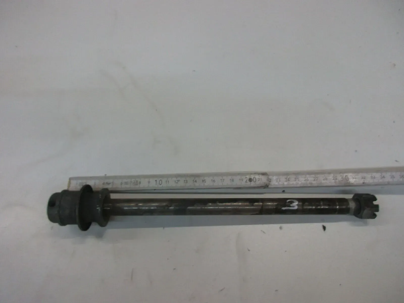O. Suzuki GS 850 G GS 850 L Steckachse hinten (3) Achse Hinterrad Felge 17 mm - Bild 1