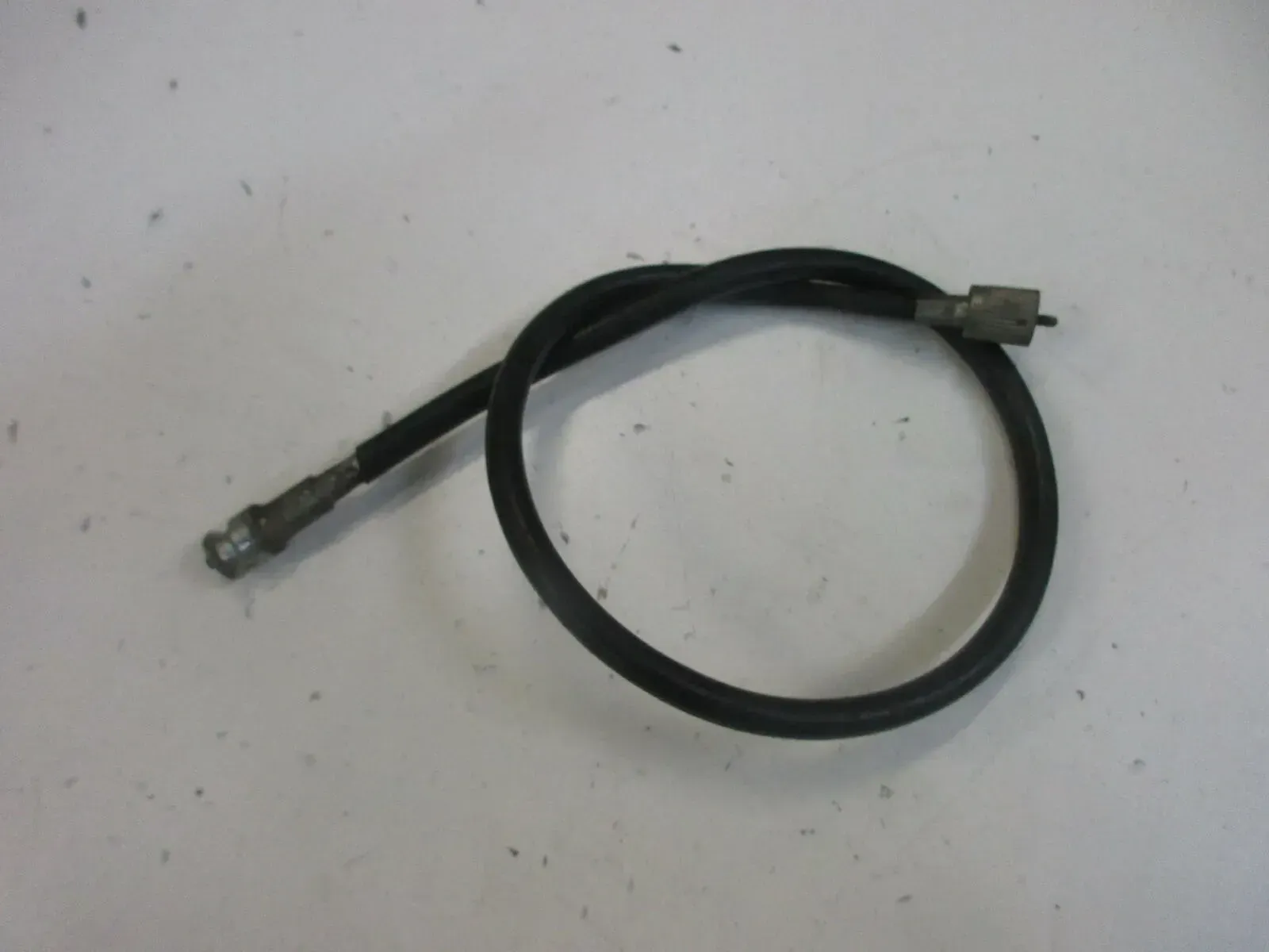 O1. Honda CB 650 RC 03 Drehzahlmesserwelle Drehzahlwelle Speedo cable Bowdenzug - Bild 1