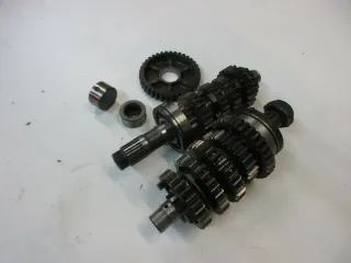 O2. Suzuki GSX 600 F GN72B Getriebe Getriebwelle Getriebesatz Motor Antrieb - Bild 3