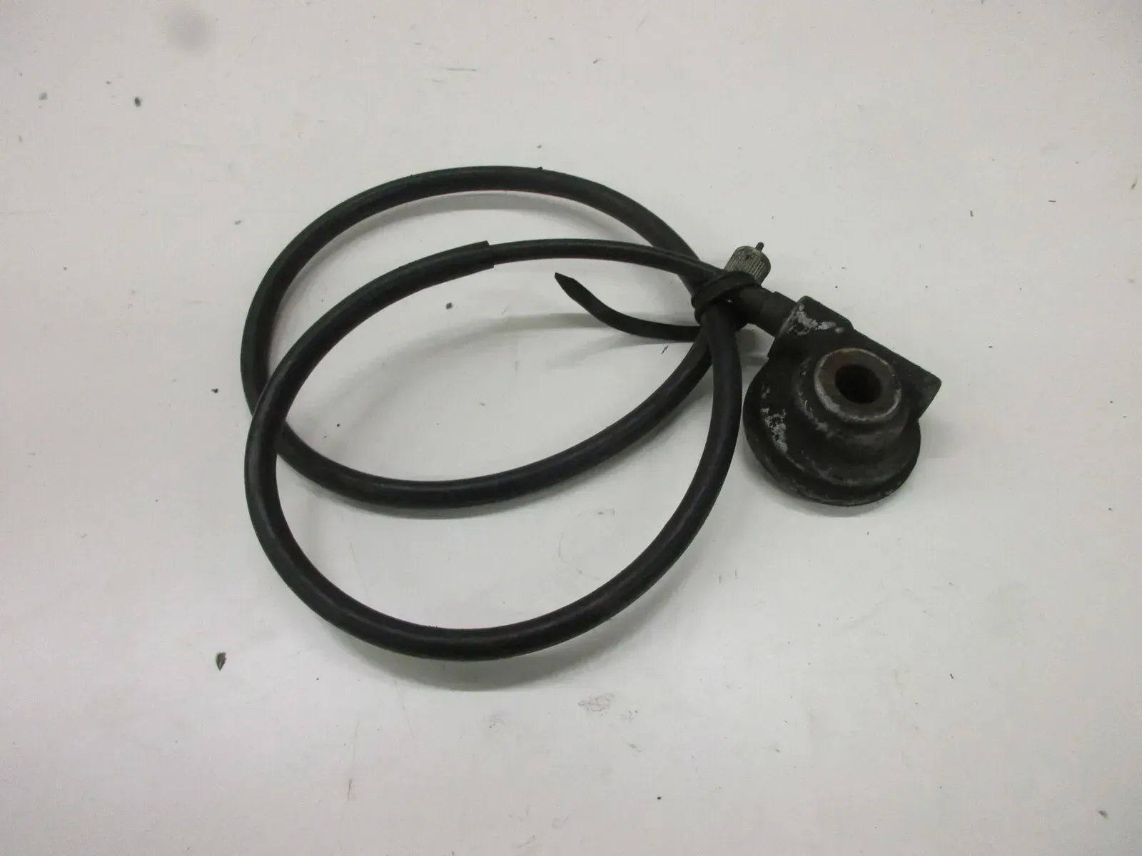 1. Suzuki GS 550 M Katana Tachoantrieb mit Tachowelle Tachoschnecke Tachometerwe - Bild 1