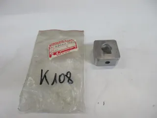K108 Kawasaki KX 250_500 Kettenspanner Einsteller Kette Antriebskette 33040-1062 - Bild 1