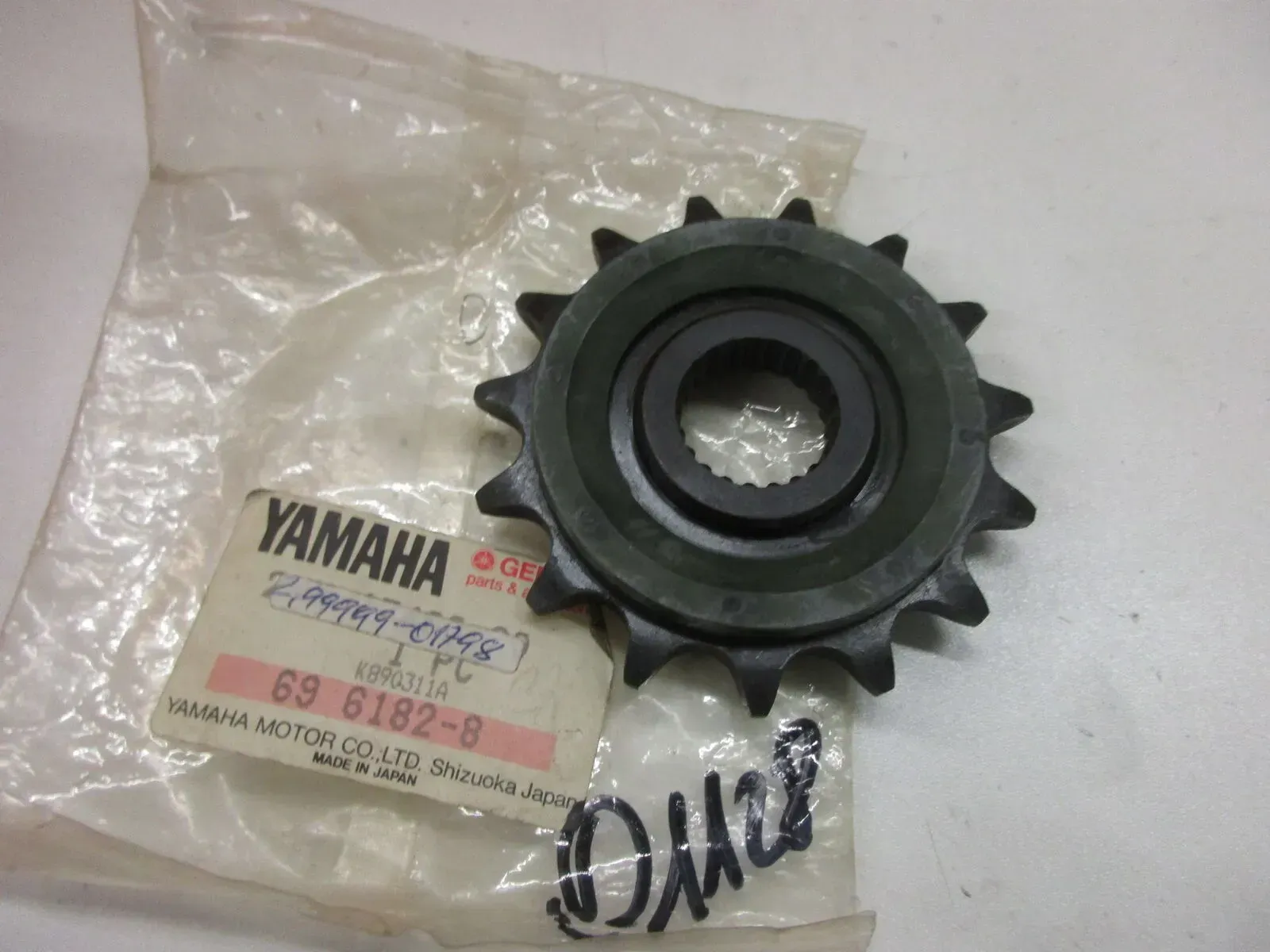 Antriebskettenrad 99999-01798 D1128. Yamaha XT 500_600 Ritzel 15T Zahnrad - Bild 1