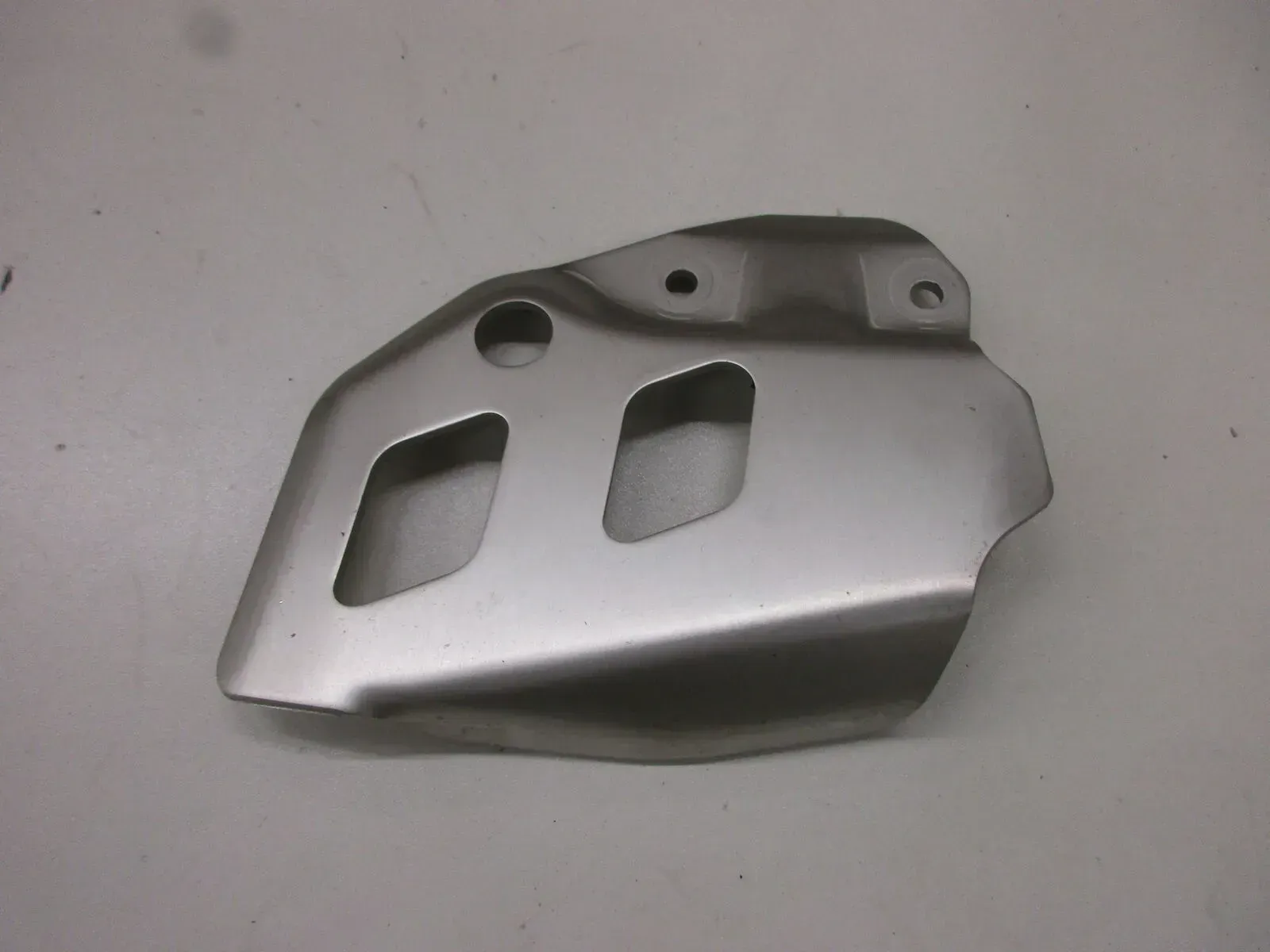 Blende Abdeckung Suzuki DR-Z 400 SM Fußraste Bremspumpe Verkleidung Rahmen - Bild 1