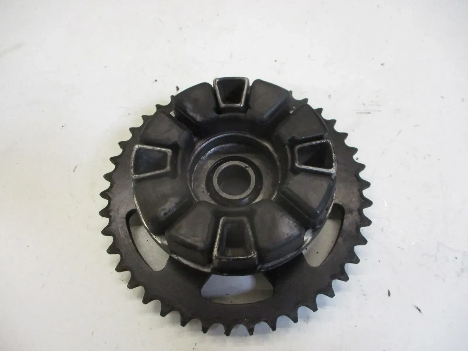 Kettenradträger Ruckdämpfer 1. Kawasaki ZX-R 750 J ZX750J ZXR Anfahrgummi Gummi - Bild 1