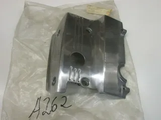 A262. Suzuki GT 380 Motordeckel links Zylinderkopf Motorabdeckung 11172-33101 - Bild 3
