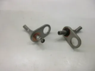B162. Suzuki GSX 1300 R  GSX-R 750 Düse rechts Kolben Motor Zylinder 11390-34E10 - Bild 3