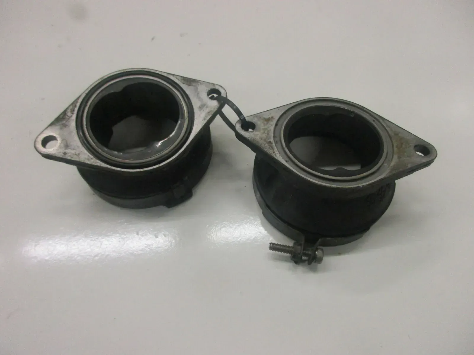 Kawasaki ER-6F ABS EX650C Ansaugstutzen Drosselklappe Vergaser Gummistutzen - Bild 1