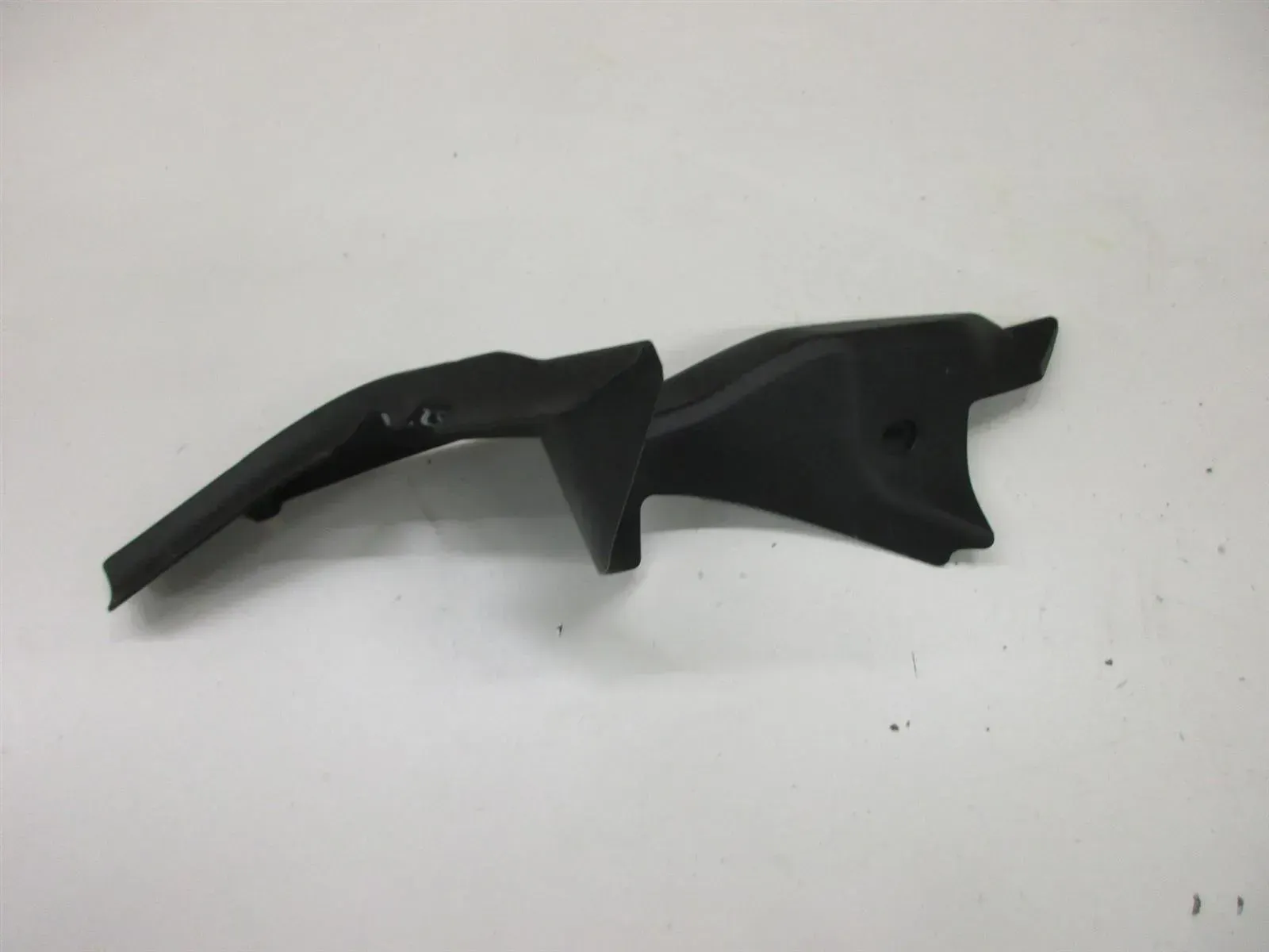 W202. Ducati 848_1098 Verkleidung links innen Innverkleidung Air Box 46012542A - Bild 1