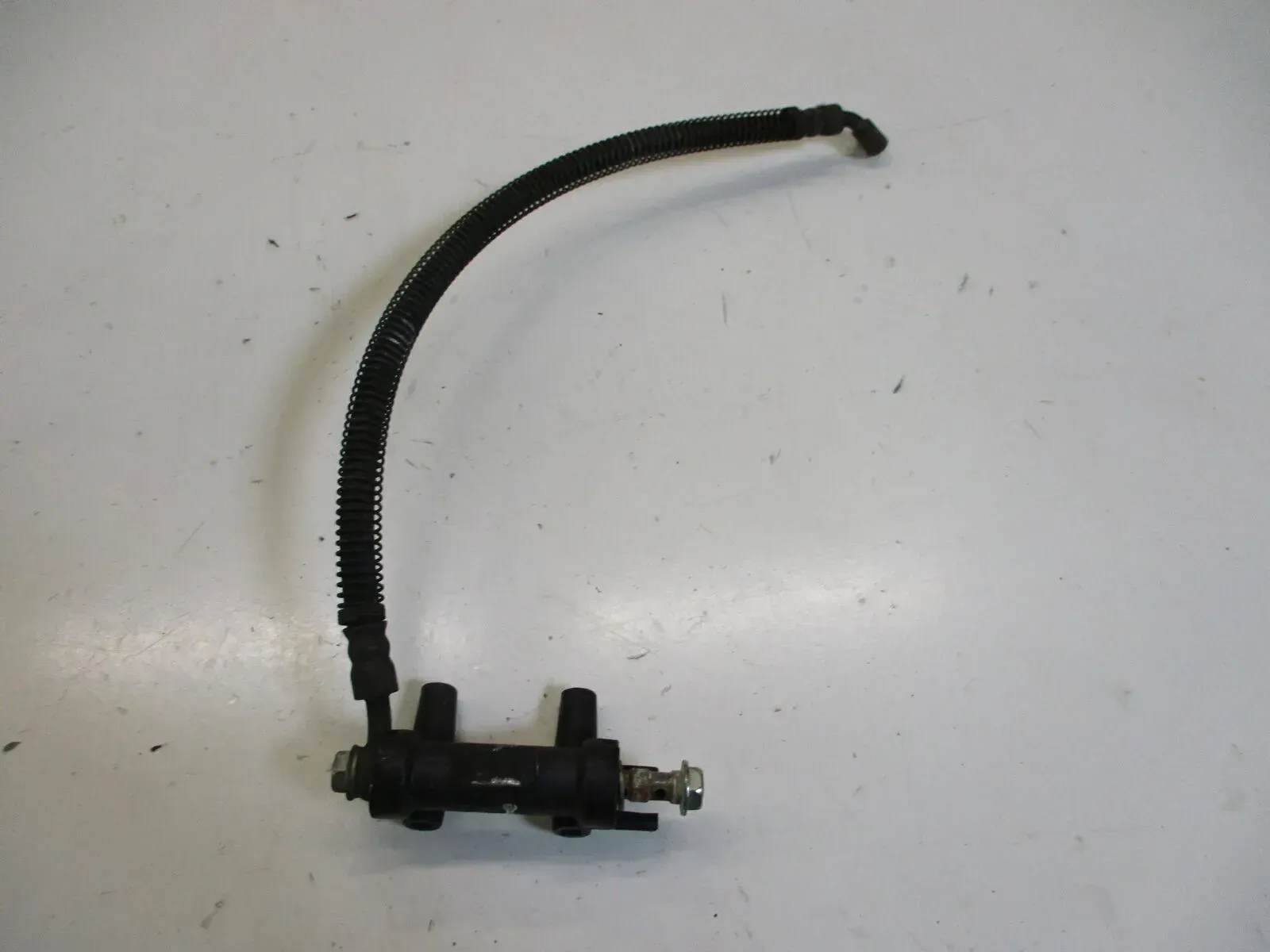 5. Honda CB 900 F_F2 Bol d`Or SC 01 Bremsleitungsverteiler vorne Bremsleitung - Bild 1