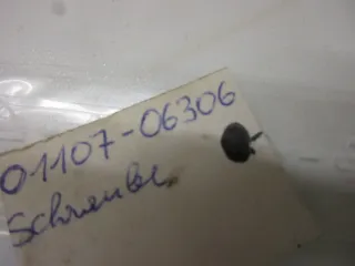 E1281 Suzuki DR 500 S Schrauben Rahmen Verkleidung 01107-06306 Halter Träger bolt - Bild 3