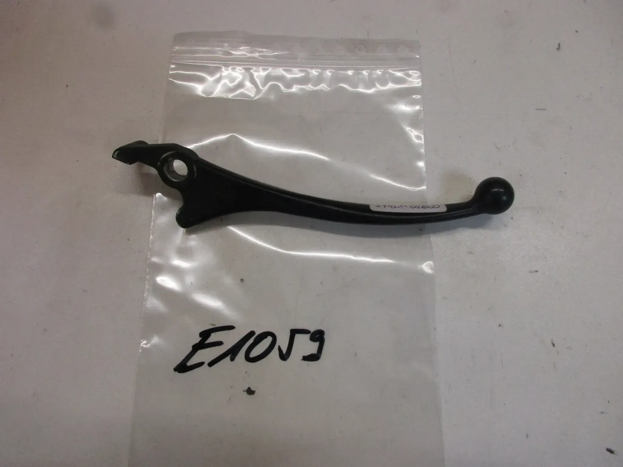 E1059. Suzuki AY 50 Katana Bremshebel Bremse 57421-02E00 Lenker Hebel brake - Bild 1