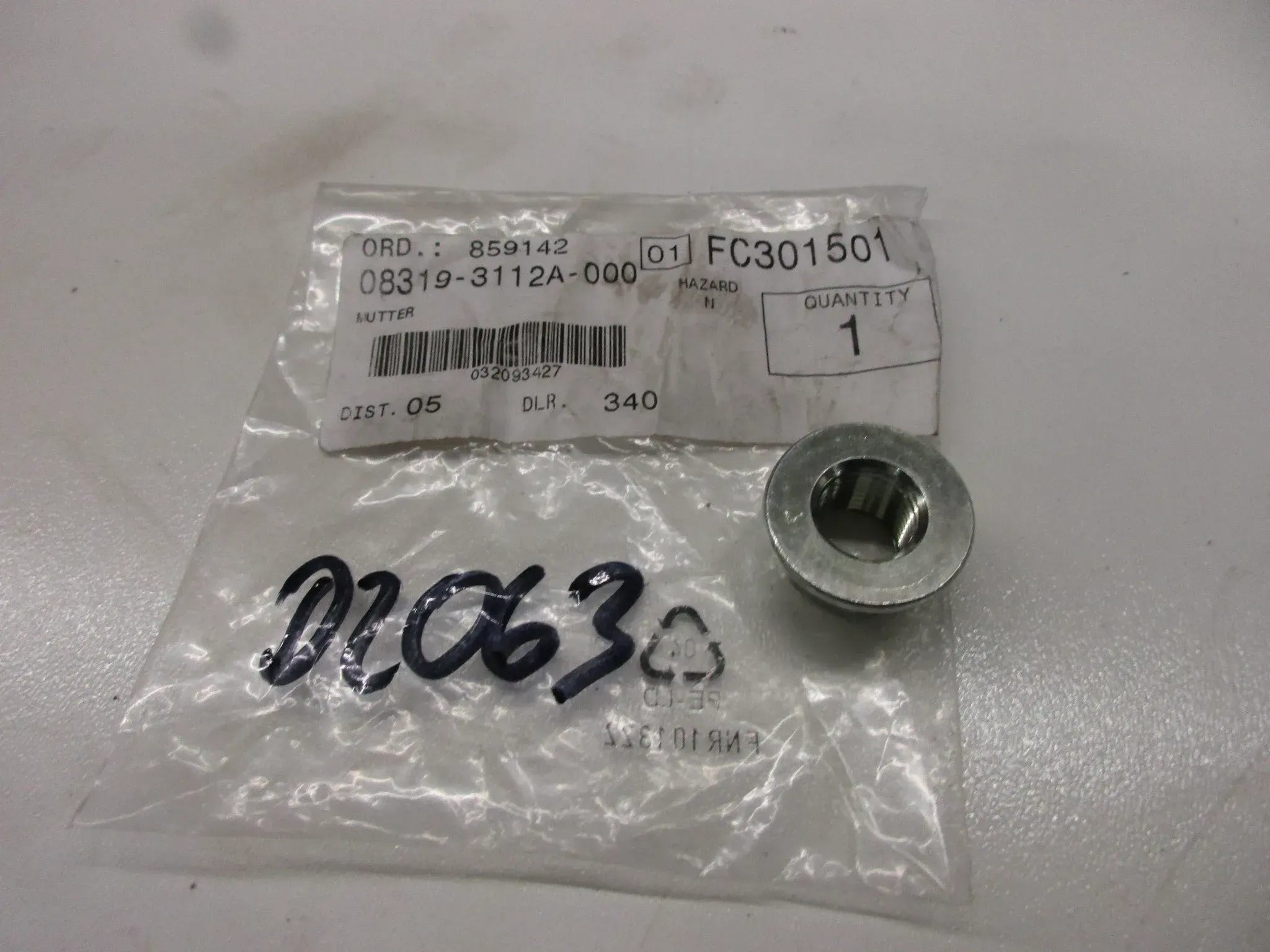 E2063 Suzuki VZ 800 Marauder Mutter 08319-3112A Nut Umlenkung Schraube - Bild 1