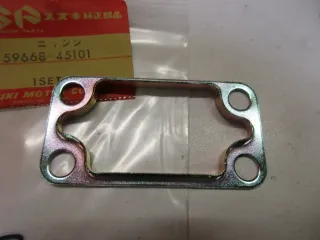 E731. Suzuki GS 850 GN 400 Halteblech Bremspumpe 59668-45101 oben Platte Deckel - Bild 2