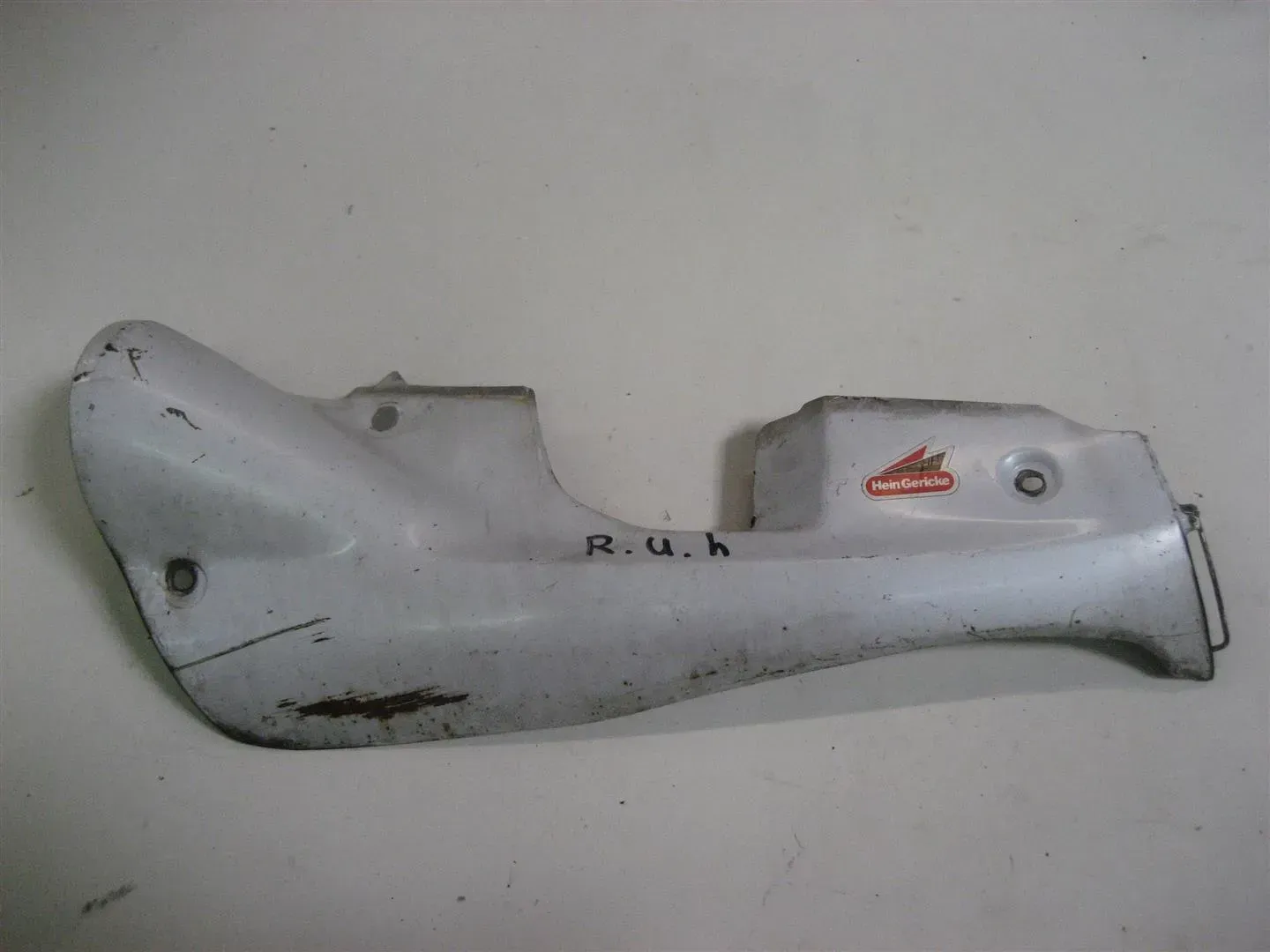 1. HONDA CBR 1000 F SC21 VERKLEIDUNG AUSPUFF ENDTOPF SEITE RECHTS HITZESCHILD - Bild 1