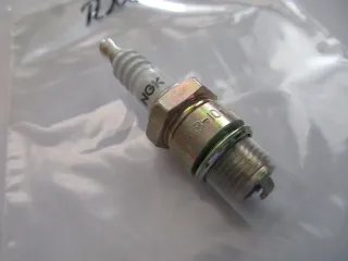 R1861 NGK B-10H Simson Sachs Piaggio Zündkerzen Ø 14 mm Oldtimer Motor - Bild 4
