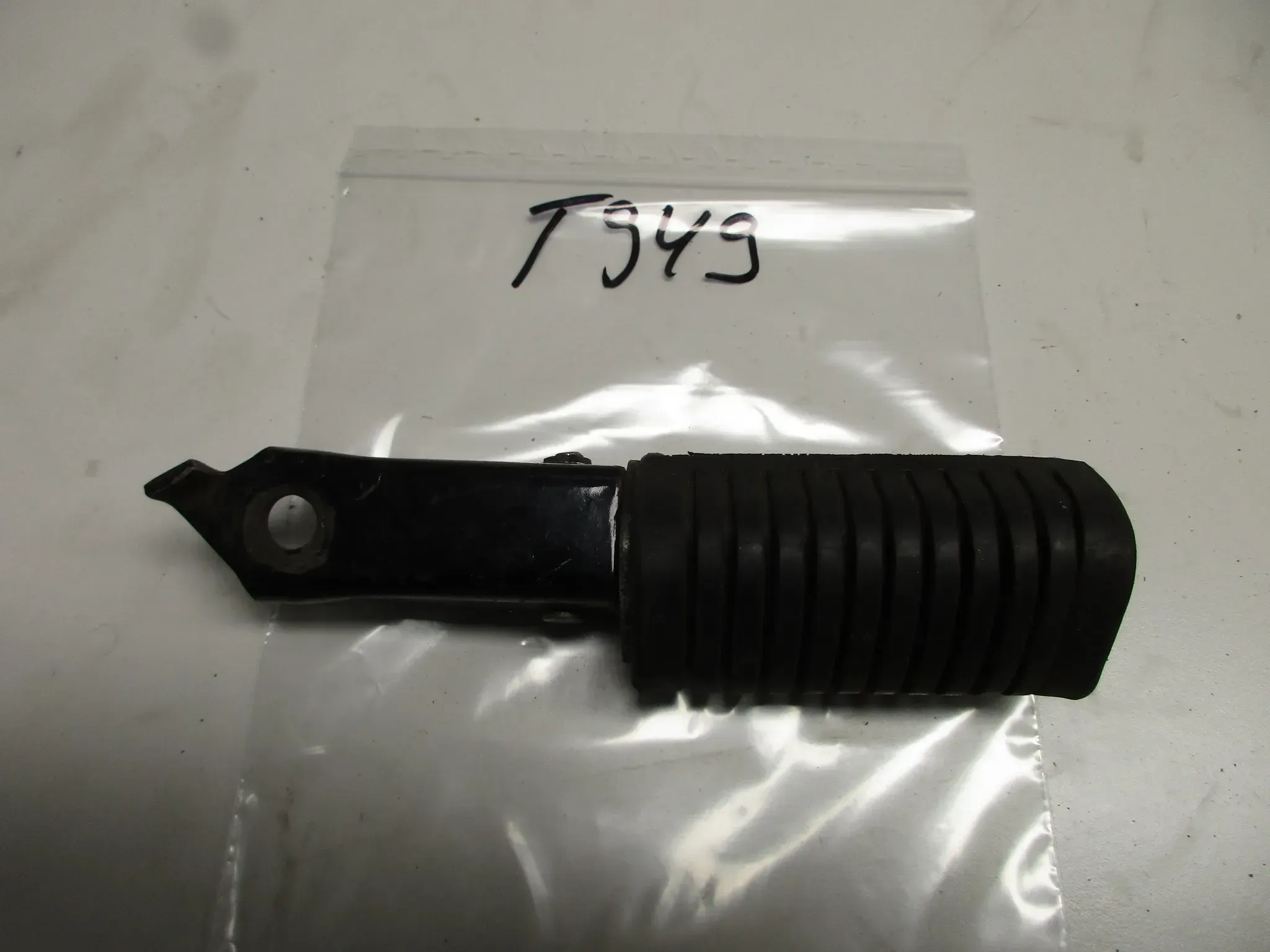 T949 Honda CA 125 Rebel Fußraste hinten links Soziusraste Fussraste left - Bild 1