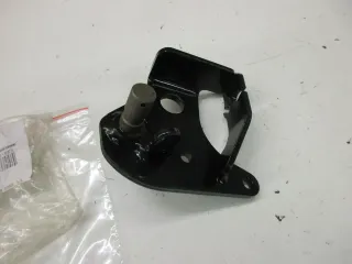 A15. Suzuki GZ 250 Fußrastenhalter vorne rechts Fußraste 43510-13FA0-EE3 - Bild 2