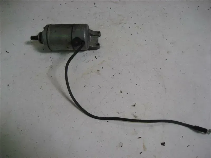 3. SUZUKI GSX 600 F GN72B ANLASSER STARTER ELEKTROMOTOR STARTERMOTOR - Bild 1