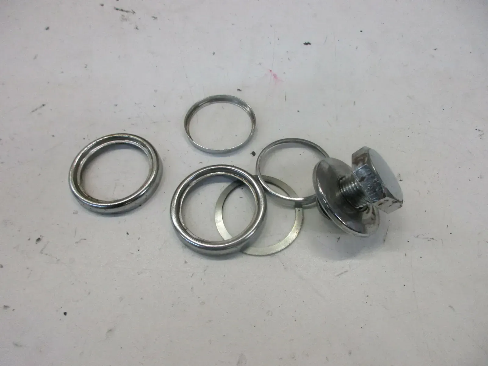 O. Kawasaki GPZ 550 UT ZX 550 A Schraube Gabel Gabelbrücke Lenkkopf fork - Bild 1