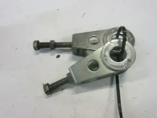 O1. Kawasaki GPZ 600 R ZX600A Kettenspanner rechts links Kette Antrieb Spanner - Bild 1