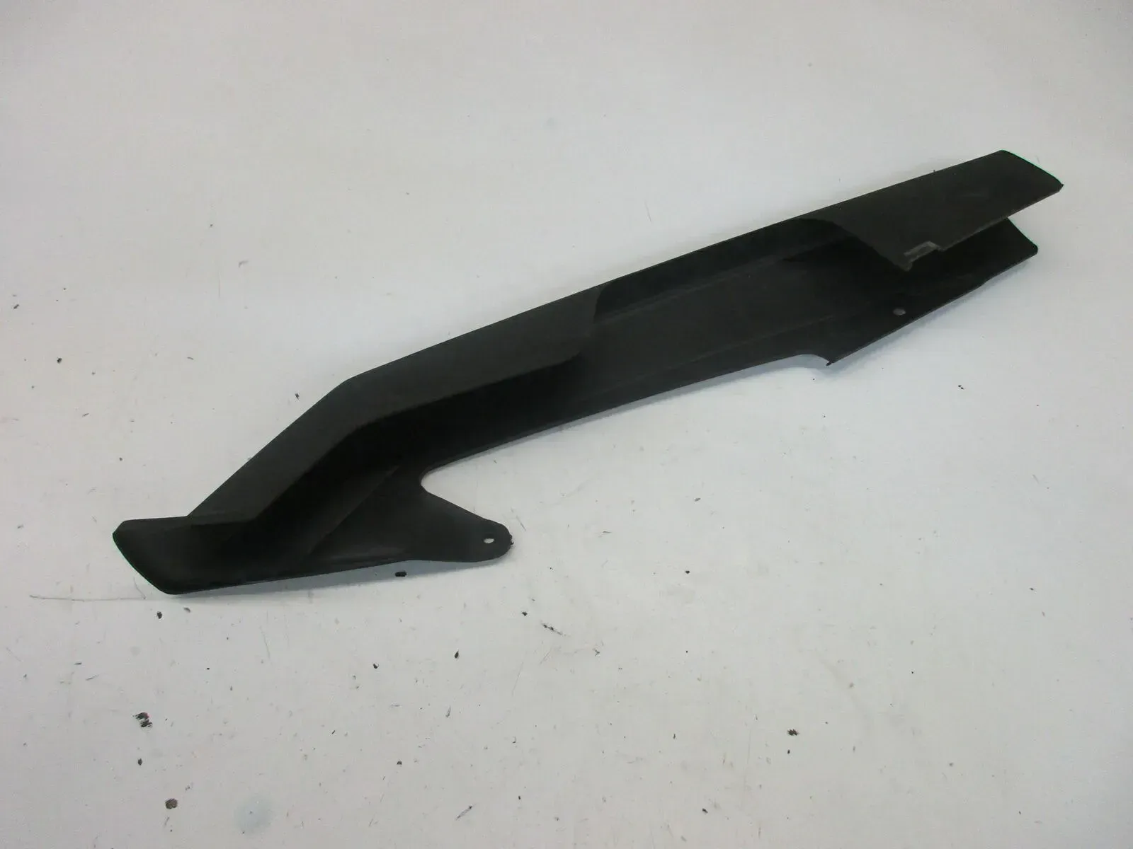 O1. Kawasaki GPZ 550 UT ZX 550 A Kettenschutz Kette Schutz Rahmen Verkleidung - Bild 1