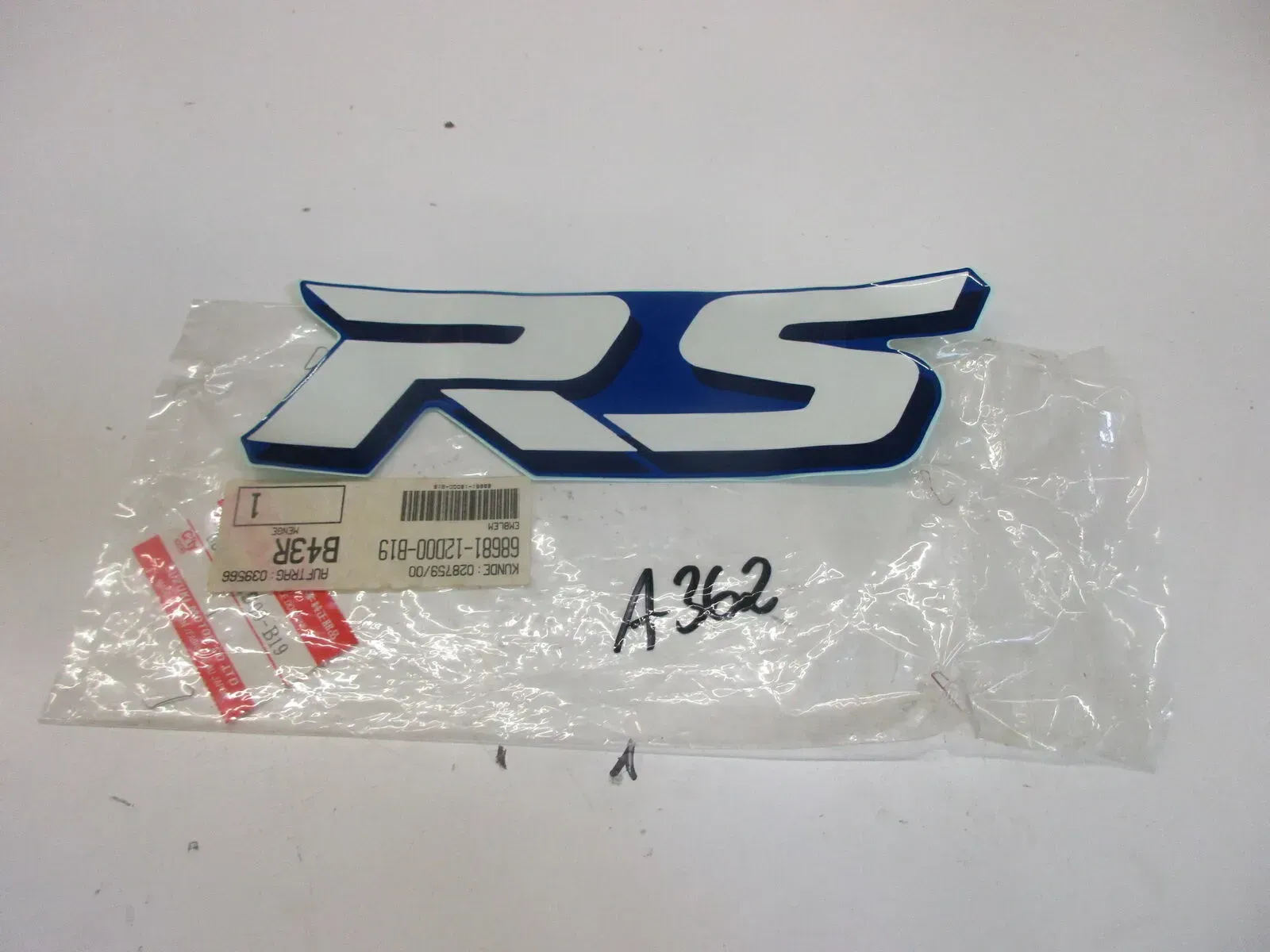 A362. Suzuki DR 650 RS Aufkleber Schriftzug Emblem Verkleidung 68681-12D00-B19 - Bild 1