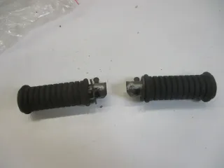 Suzuki TS 50 XK / ER Bj.79 Fußraste hinten rechts links mit Bolzen Soziusfußrast - Bild 2