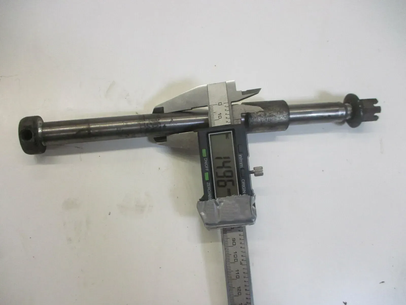 3. Suzuki GS 550 E Steckachse 15 mm Achse vorne axle front - Bild 1