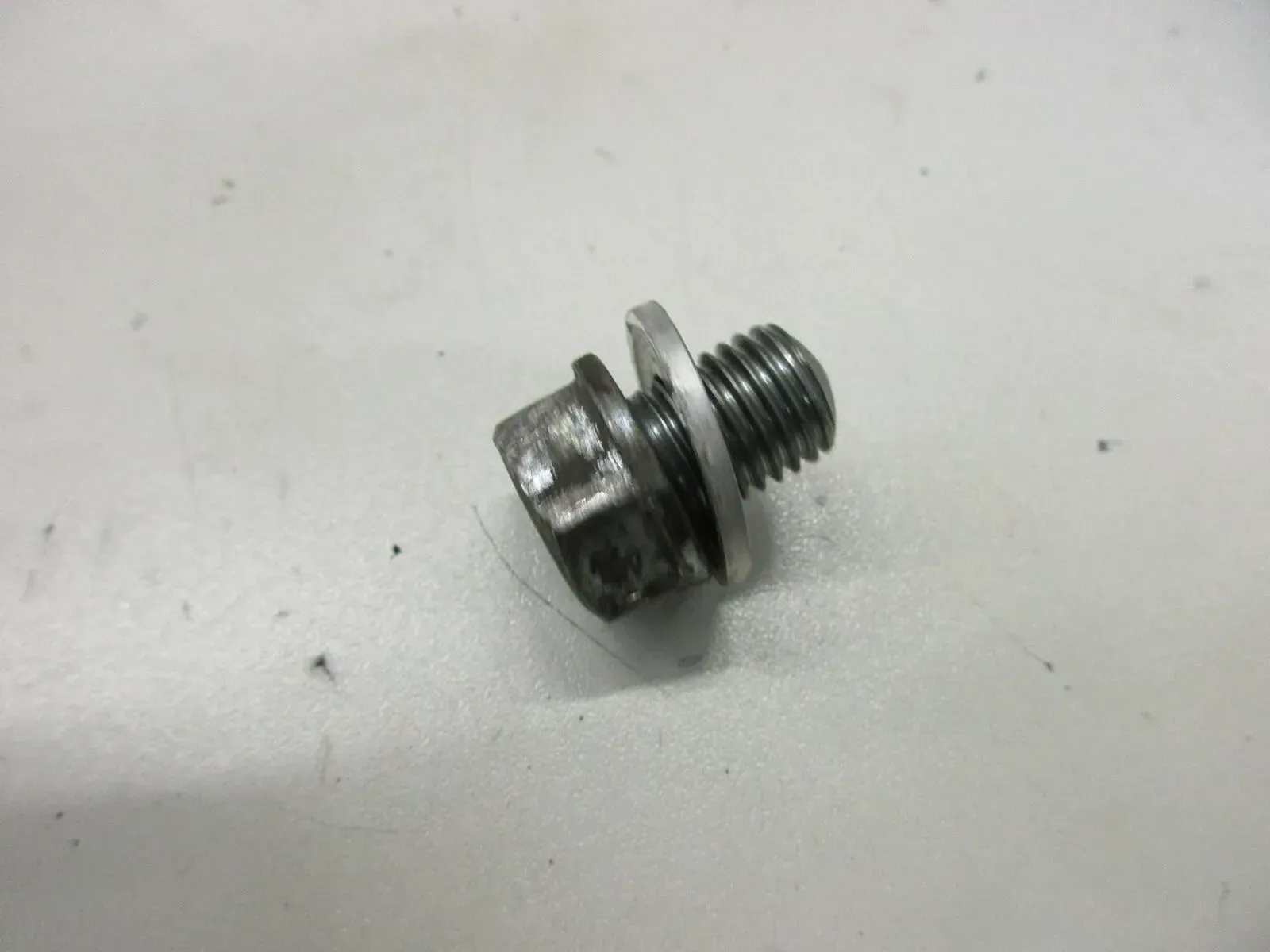 O3. Kawasaki GPZ 305 EX305A Ölschraube Ölwanne Motordeckel Ölablaßschraube - Bild 1