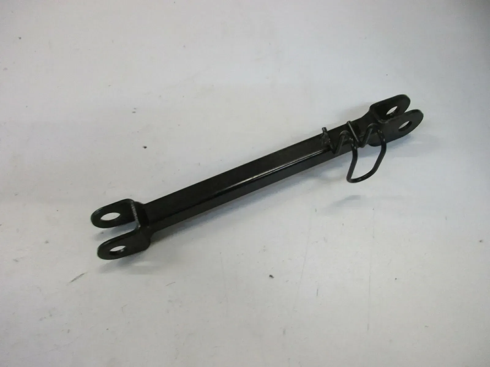 O. Suzuki GSX 1100 F GV 72 C Reaktionsstrebe Halter Schwinge Bremssattel Träger - Bild 1
