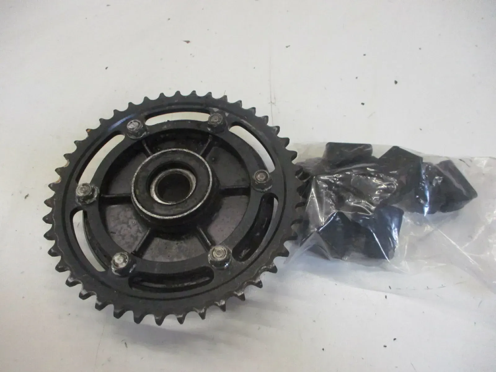 1. Yamaha YZF 750 R 4HN SP Kettenradträger mit Ruckdämpfer Anfahrgummi Gummi - Bild 1